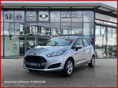 Usado Ford Fiesta SYNC Edition 82 HP (60 kW) 2014 Prateado Citadino