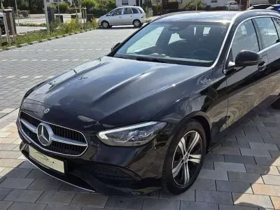 Gebraucht Mercedes C200 Avantgarde 163 PS (119 kW) 2023 Schwarz Limousine