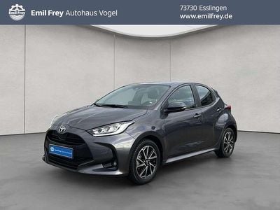 Grau Gebraucht 2022 Toyota Yaris Hybrid Team Kleinwagen | 17.990 € (Guter Preis)