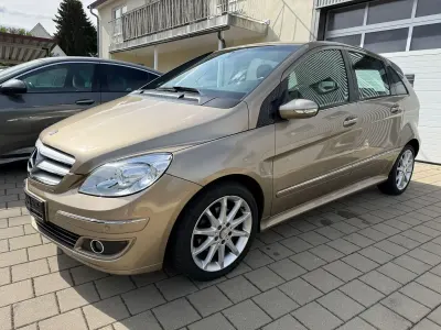 Gebraucht Mercedes B180 Sport 109 PS (80 kW) 2007 Gold Van / Kleinbus