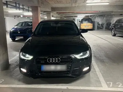 Gebraucht Audi A4 Attraction 177 PS (130 kW) 2014 Schwarz Limousine