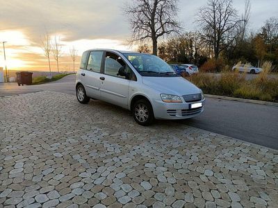 Grau Gebraucht 2008 Fiat Multipla Van / Kleinbus | 4.999 €