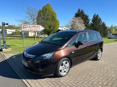 Gebraucht Opel Zafira Tourer Edition 140 PS (102 kW) 2012 Braun Van / Kleinbus