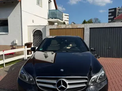 Gebraucht Mercedes E250 204 PS (150 kW) 2013 Schwarz Limousine