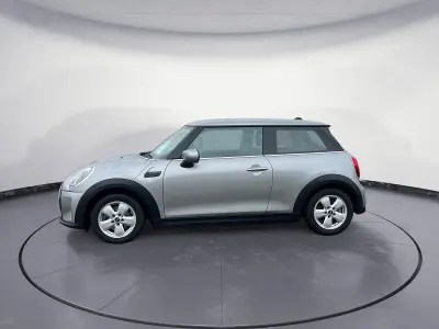 Używany Mini Cooper Essential 136 KM (100 kW) 2022 Srebrny Hatchback