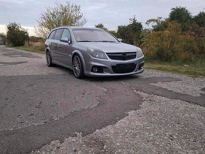 Grau Gebraucht 2005 Opel Vectra OPC Kombi | 2.000 €