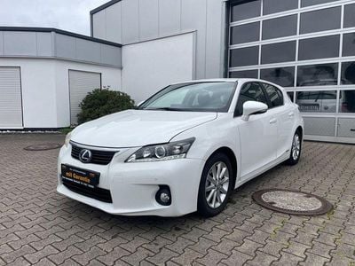 Lexus CT200h
