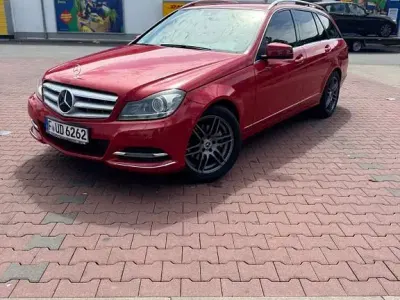 Gebraucht Mercedes C250 Avantgarde 204 PS (150 kW) 2013 Rot Limousine