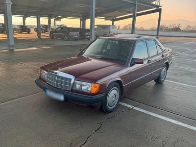 Rot Gebraucht 1991 Mercedes 190 Limousine | 4.100 €