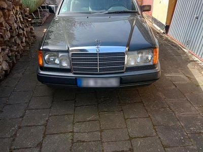 Usata Mercedes E300 Sportline 220 CV (161 kW) 1992 Nero Cabrio