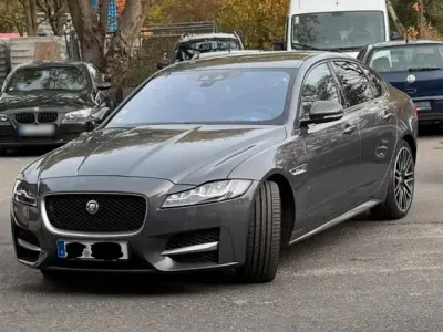 Usata Jaguar XF R-Sport 300 CV (220 kW) 2016 Grigio Berlina