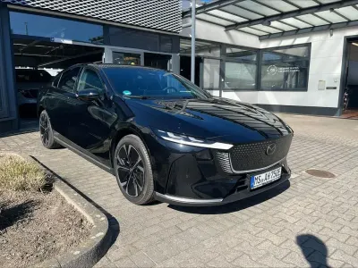 Neu Mazda 6e Takumi-Line 189 kW (258 PS) 2026 Schwarz Limousine