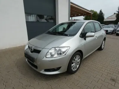 Gebraucht Toyota Auris Executive 126 PS (92 kW) 2009 Silber Kleinwagen