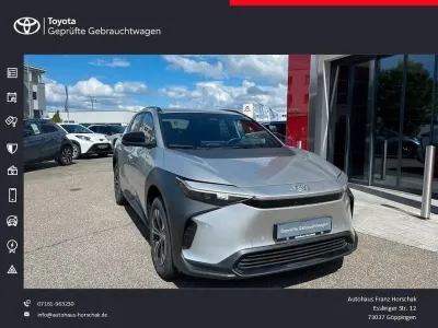 Gebraucht Toyota bZ4X Basis 150 kW (204 PS) 2023 Silber SUV
