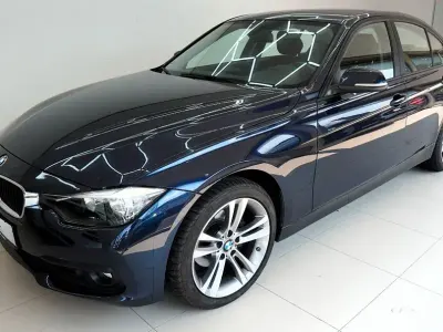 Gebraucht BMW 320 Advantage 184 PS (135 kW) 2017 Blau Limousine