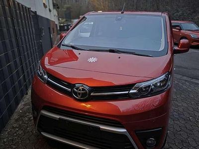Gebraucht Toyota Proace Verso Club 177 PS (130 kW) 2024 Orange Kombi