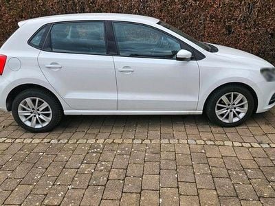 Gebraucht VW Polo Comfortline 75 PS (55 kW) 2015 Weiß Kleinwagen