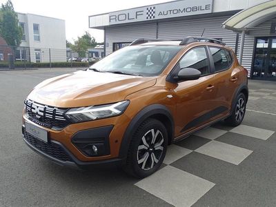 Orange atacamaorange (metallic) Gebraucht 2023 Dacia Sandero Stepway Kleinwagen | 15.880 € (Fairer Preis)
