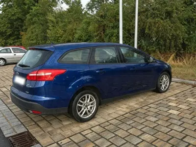 Gebraucht Ford Focus Trend 125 PS (91 kW) 2015 Blau Limousine