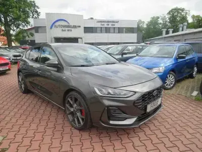 Gebraucht Ford Focus ST-Line X 85 PS (62 kW) 2024 Grau Limousine