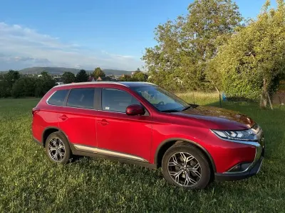 Gebraucht Mitsubishi Outlander Intense+ 150 PS (110 kW) 2020 Rot SUV