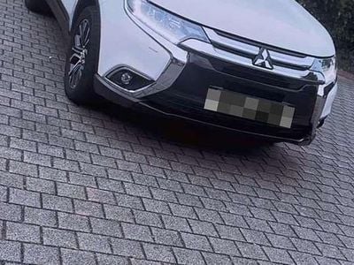 Gebraucht Mitsubishi Outlander Plus 204 PS (150 kW) 2016 Weiß SUV