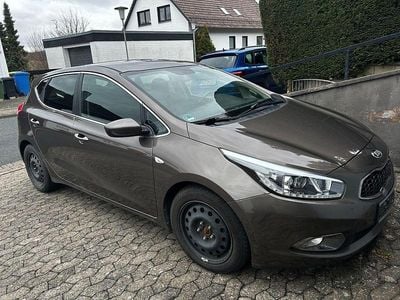 Gebraucht Kia ProCeed Spirit 128 PS (94 kW) 2014 Braun Limousine