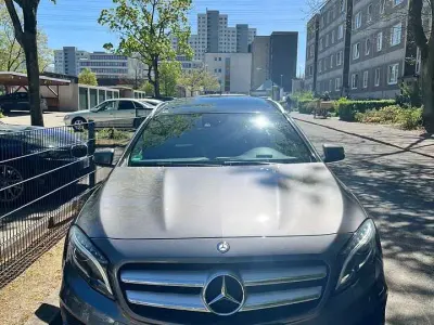 Gebraucht Mercedes GLA200 156 PS (114 kW) 2014 Grau SUV