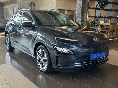 Gebraucht Hyundai Kona Trend 100 kW (136 PS) 2022 Schwarz SUV