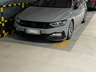 Gebraucht VW Passat R-line Edition 239 PS (175 kW) 2020 Grau Kombi