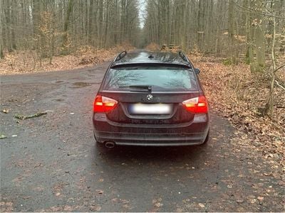 Gebraucht BMW 318 Sport Line 180 PS (132 kW) 2008 Schwarz Kombi