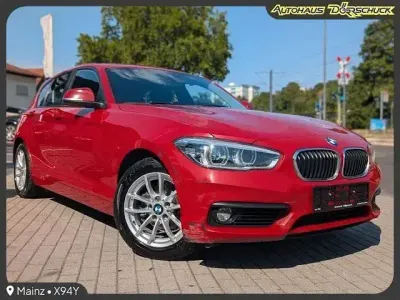 Gebraucht BMW 118 Advantage 150 PS (110 kW) 2019 Melbournerot metallic (metallic) Limousine