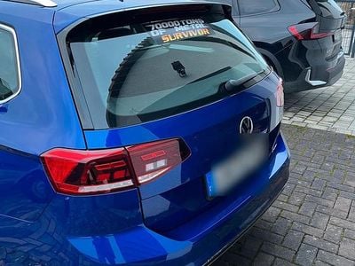 Gebraucht VW Passat Highline 290 PS (213 kW) 2022 Blau Kombi