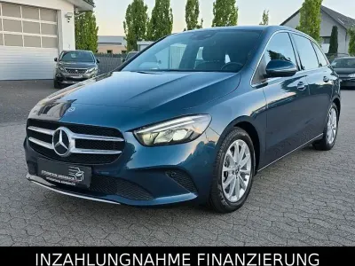 Gebraucht Mercedes B180 Progressive 136 PS (100 kW) 2019 Blau Kleinwagen