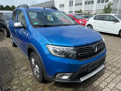 Gebraucht Dacia Sandero Deal 101 PS (74 kW) 2020 Blau SUV