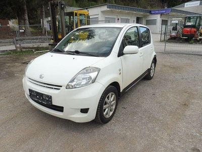 Gebraucht Daihatsu Sirion 91 PS (66 kW) 2010 Weiß Kleinwagen