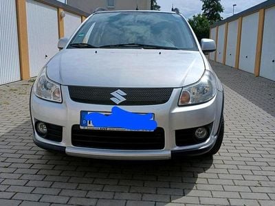 Gebraucht Suzuki SX4 107 PS (78 kW) 2009 Silber SUV