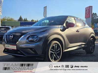 Neu Nissan Juke N-Connecta 143 PS (105 kW) 2025 Grau (dark grey (m), kontrastfarbe: black) SUV