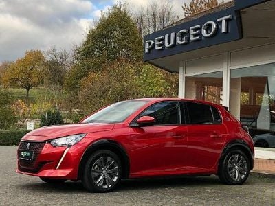 Lackierung elixierrot/typ ver Gebraucht 2021 Peugeot e-208 Allure Kleinwagen | 15.760 € (Fairer Preis)