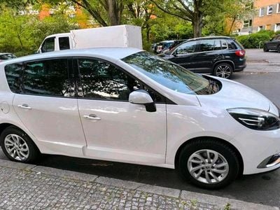 Weiß Gebraucht 2014 Renault Scénic III Van / Kleinbus | 5.600 € (Fairer Preis)