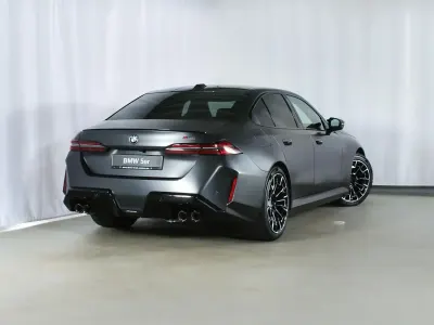 Gebraucht BMW M5 Comfort Edition 727 PS (534 kW) 2025 Frozen deep grey metallic (grau) Limousine