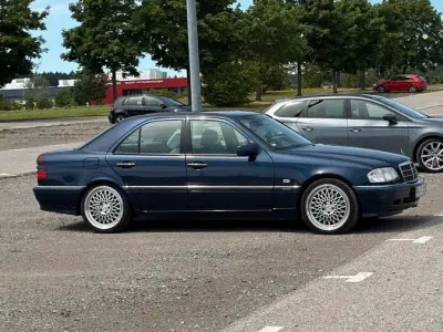 Gebraucht Mercedes C240 170 PS (125 kW) 2000 Blau Limousine