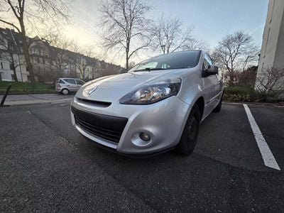 Gebraucht Renault Clio III 110 PS (80 kW) 2011 Silber Limousine