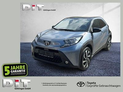 Gebraucht Toyota Aygo X Comfort 72 PS (52 kW) 2024 Celestite grey metallic / night sky black SUV