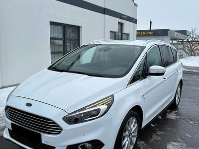Weiß Gebraucht 2016 Ford S-MAX S Van / Kleinbus | 9.999 € (Fairer Preis)