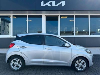 Gebraucht Hyundai i10 Style 84 PS (61 kW) 2020 Silber Kleinwagen