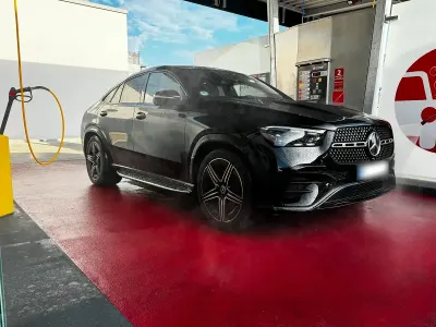 Gebraucht Mercedes GLE400 252 PS (185 kW) 2024 Schwarz SUV