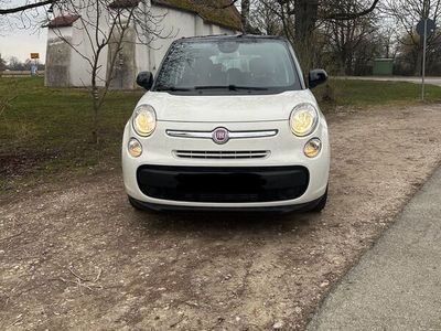 gebraucht Fiat 500L weiß mit schwarzen Dach TOP Zustand