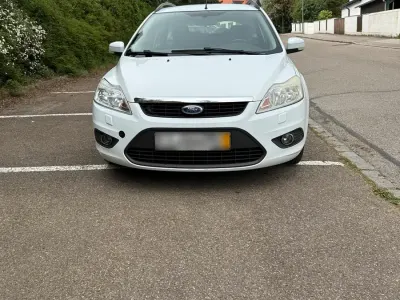 Gebraucht Ford Focus 2010 Weiß Kombi