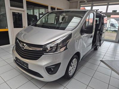 Silber Gebraucht 2018 Opel Vivaro Van / Kleinbus | 24.490 € (Teuer)